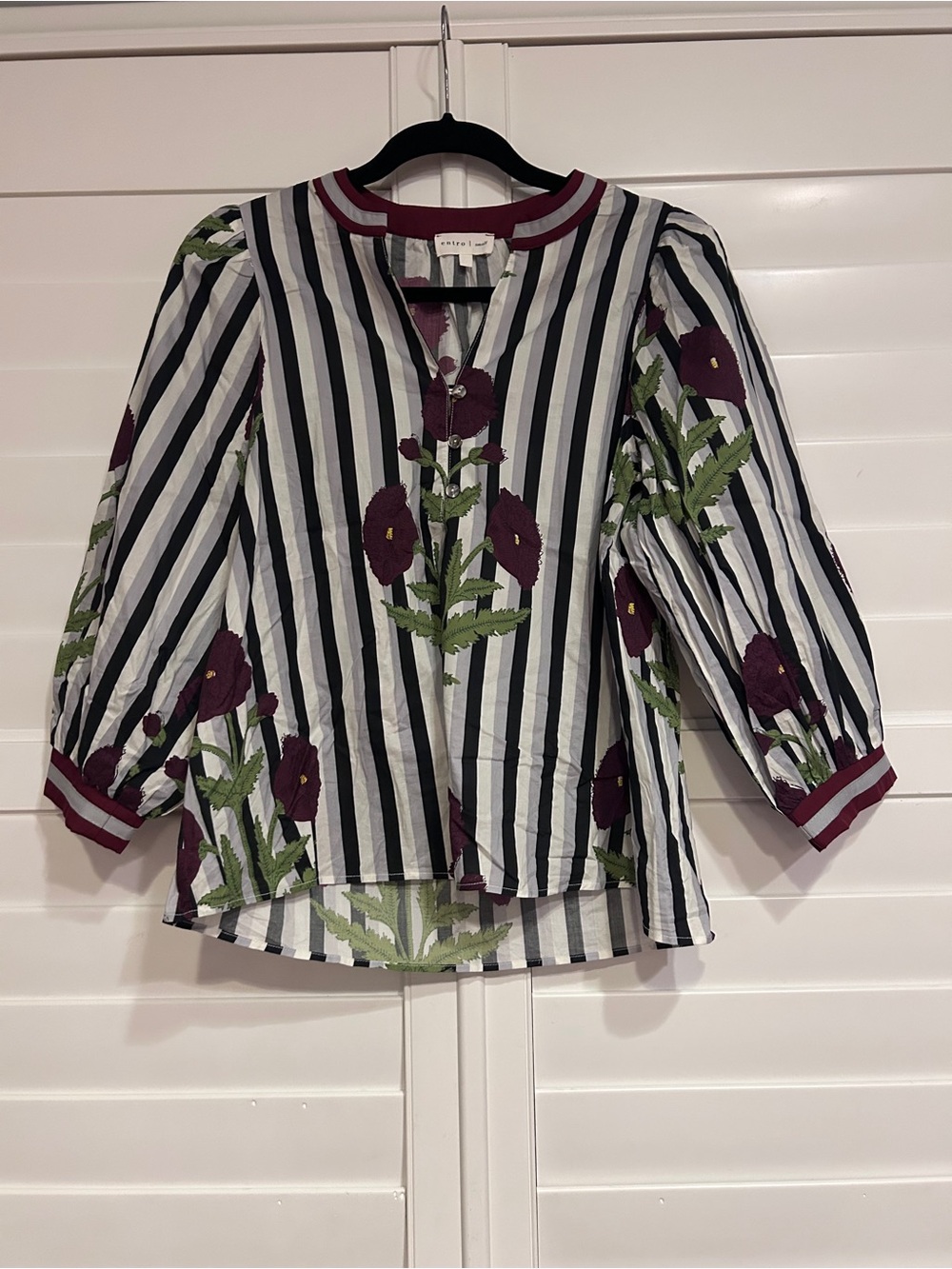 Entro Floral Striped Split Neck Blouse White Purple Multi Size Small